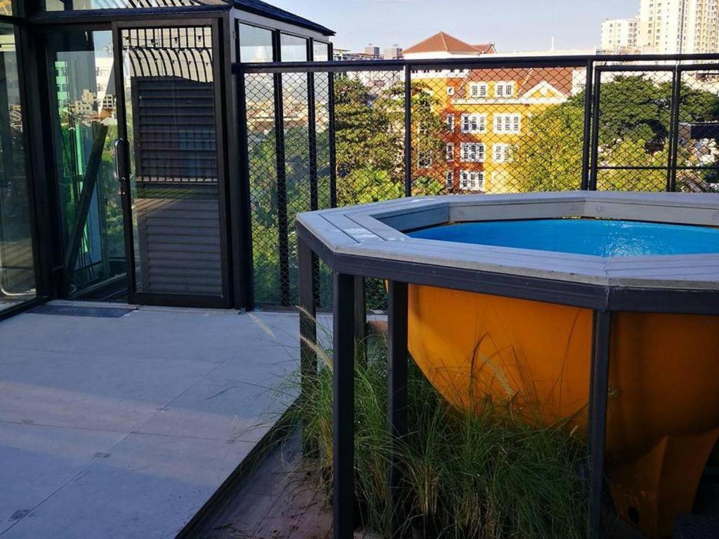Sook Station Hostel Bangkok Exterior photo
